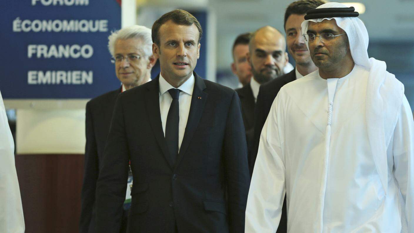 Il capo dello Stato francese in visita, giovedì mattina, negli Emirati