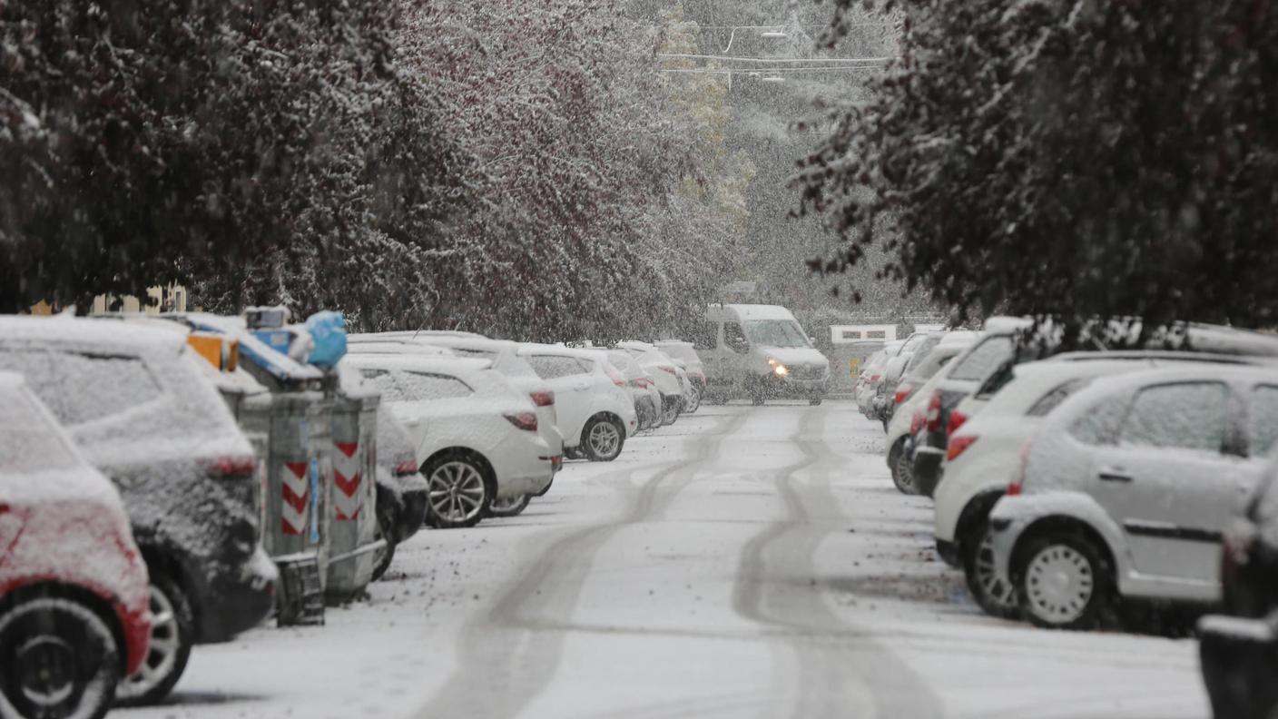 La neve scesa copiosa nel centro di Bologna lunedì
