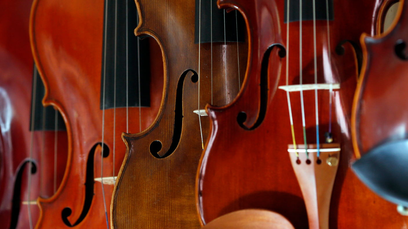 Il violino si imbarca ma senza corde