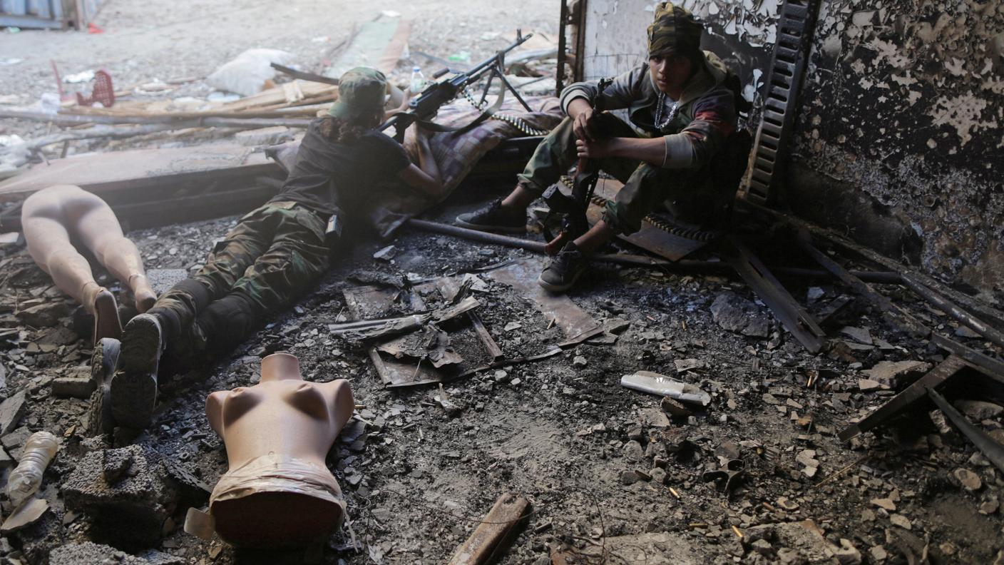 Membri dell’Esercito nazionale libico in un’immagine scattata a Khreibish nel distretto di Bengasi