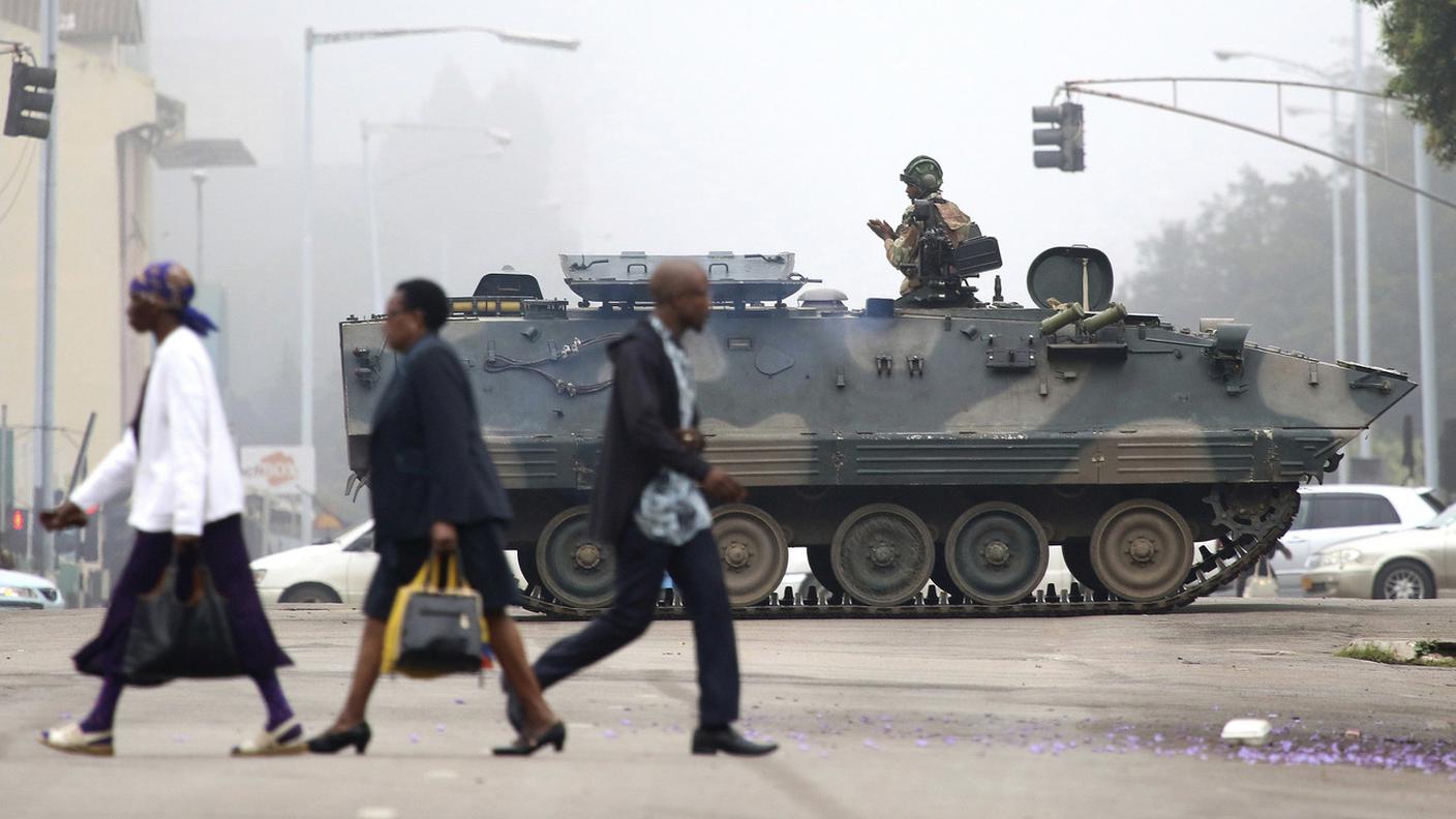 Militari nelle strade ad Harare