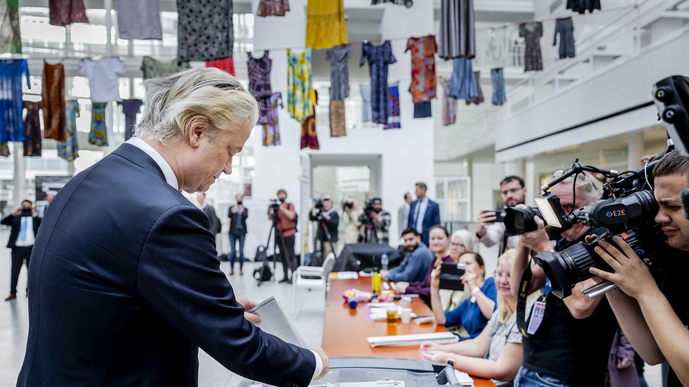 Il leader dell'estrema destra Geert Wilders al voto.jpg