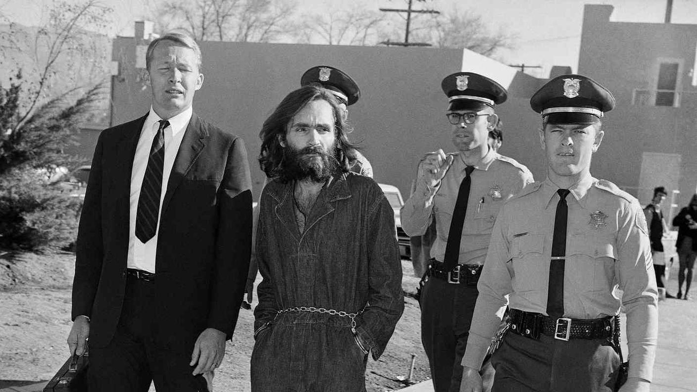 Manson in manette in una foto del 3 dicembre 1969