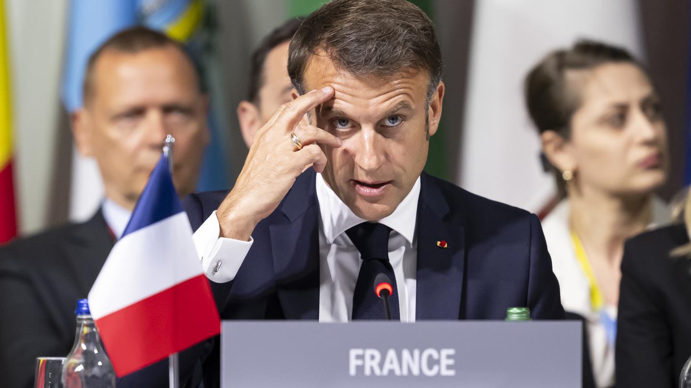 Alcuni socialisti hanno attaccato la "leggerezza di Macron nella scelta di sciogliere il Parlamento