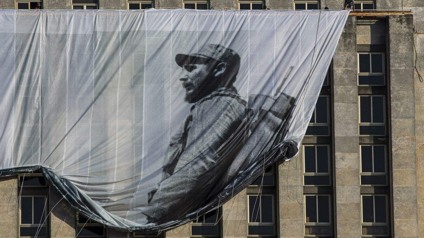 L'immagine di Fidel Castro sull'edificio della biblioteca nazionale di Cuba