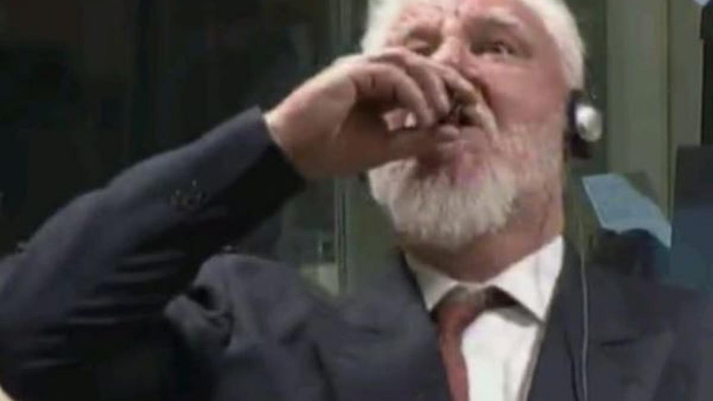 Slobodan Praljak ripreso durante il gesto