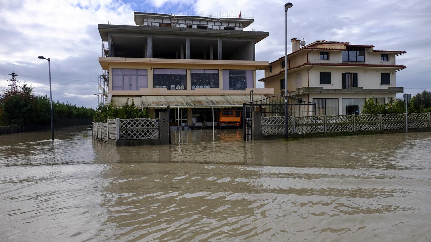 Case sott’acqua a Ferras, vicino a Ura 