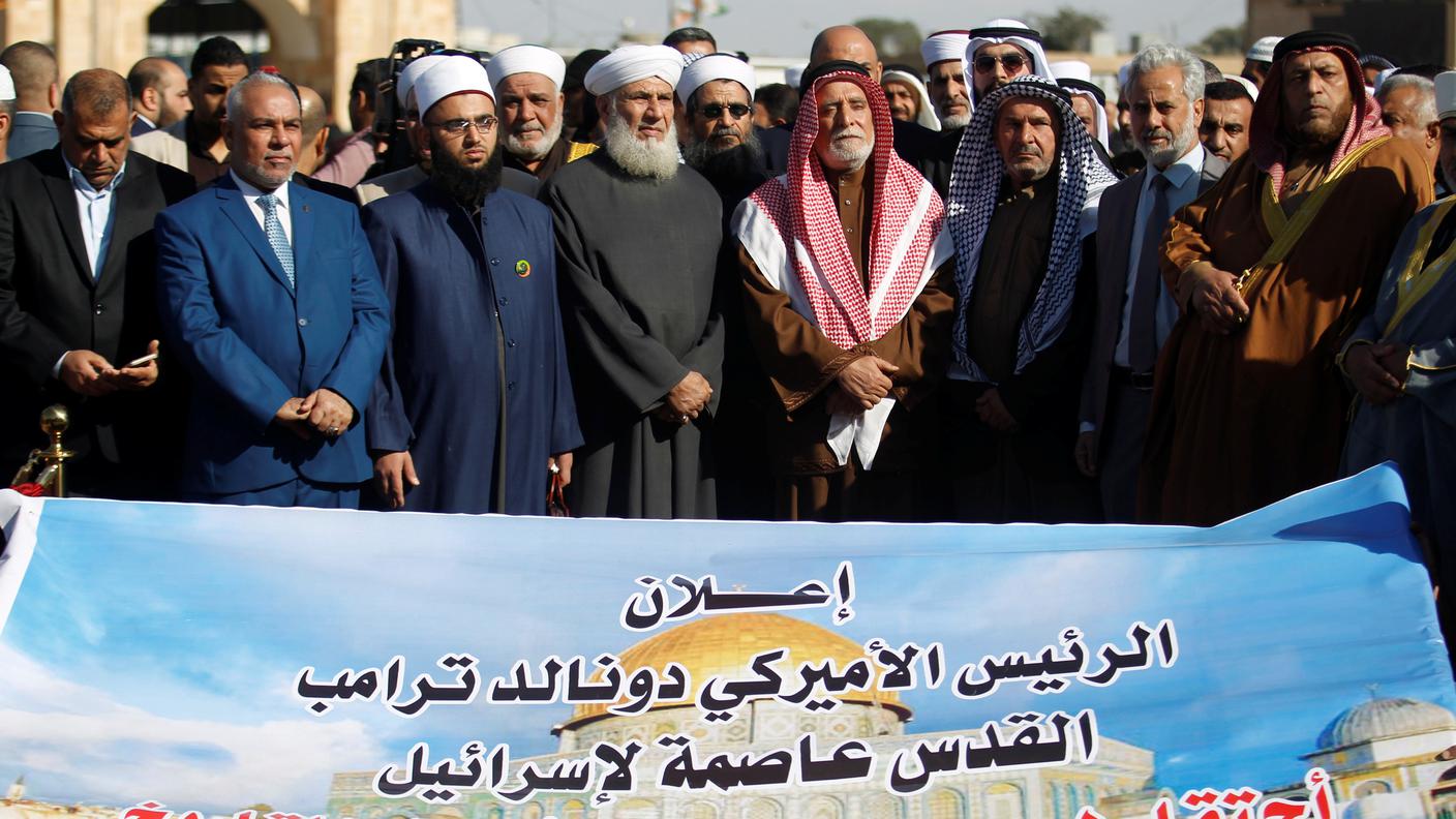 Sunniti manifestano a Baghdad, capitale dell'Iraq