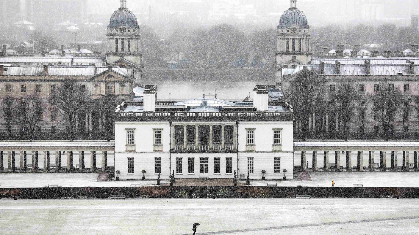 Greenwich Park a Londra sotto la neve domenica in mattinata