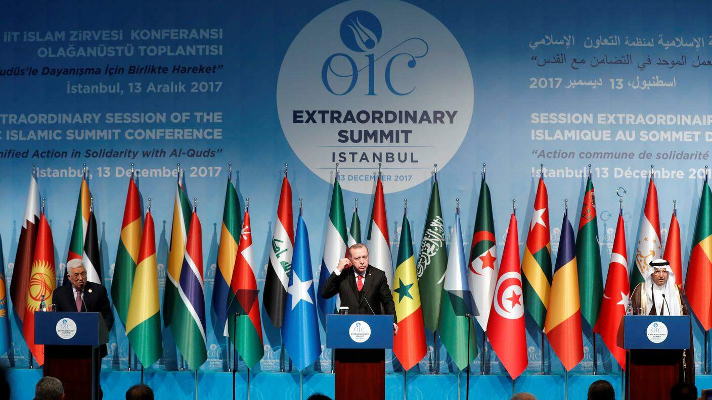 Erdogan definisce storico il summit straordinario 