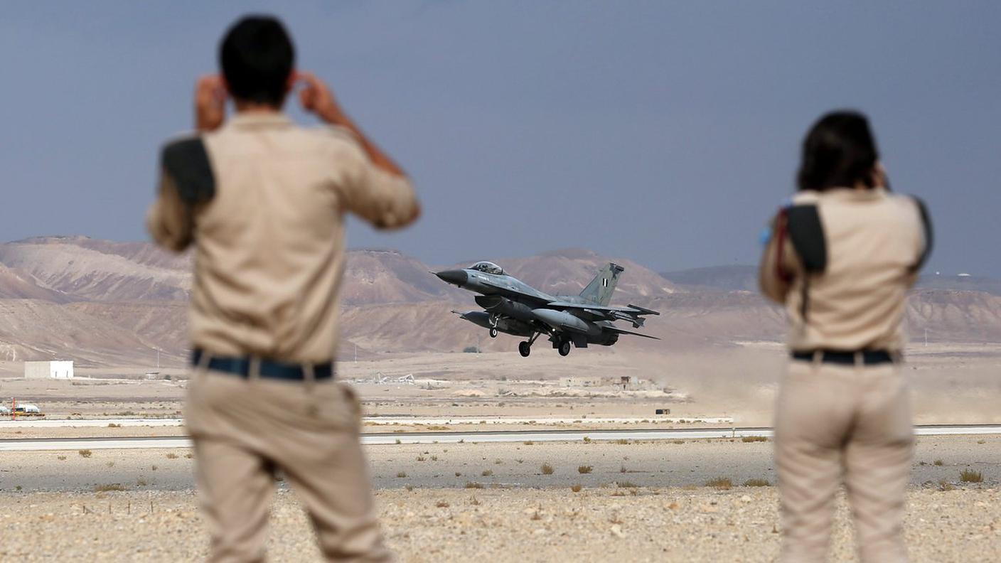 Un cacciabombardiere israeliano in fase di decollo