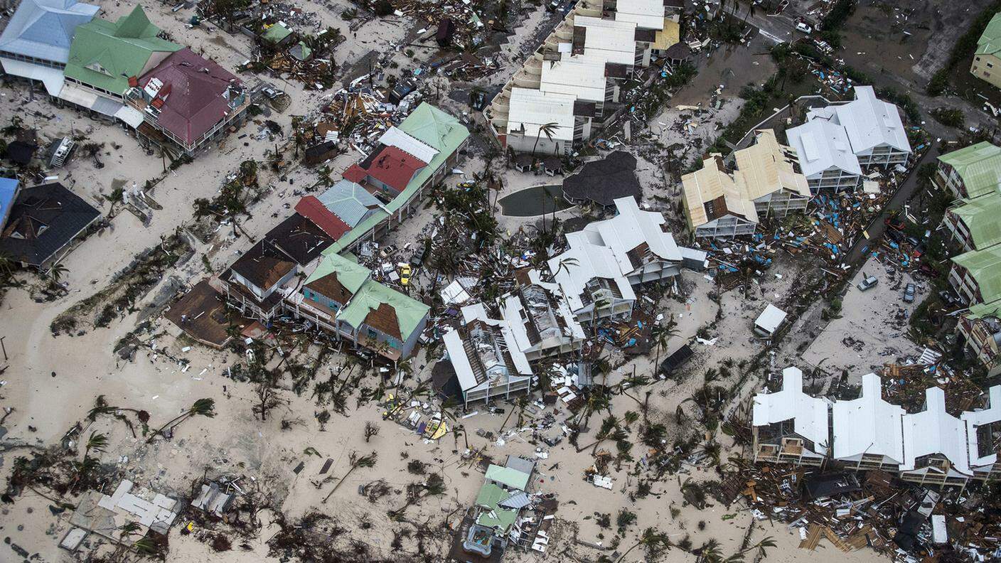 Natura e cambiamenti climatici: l'uragano Irma causa decine di morti fra Caraibi (St. Maarten in immagine) e Florida