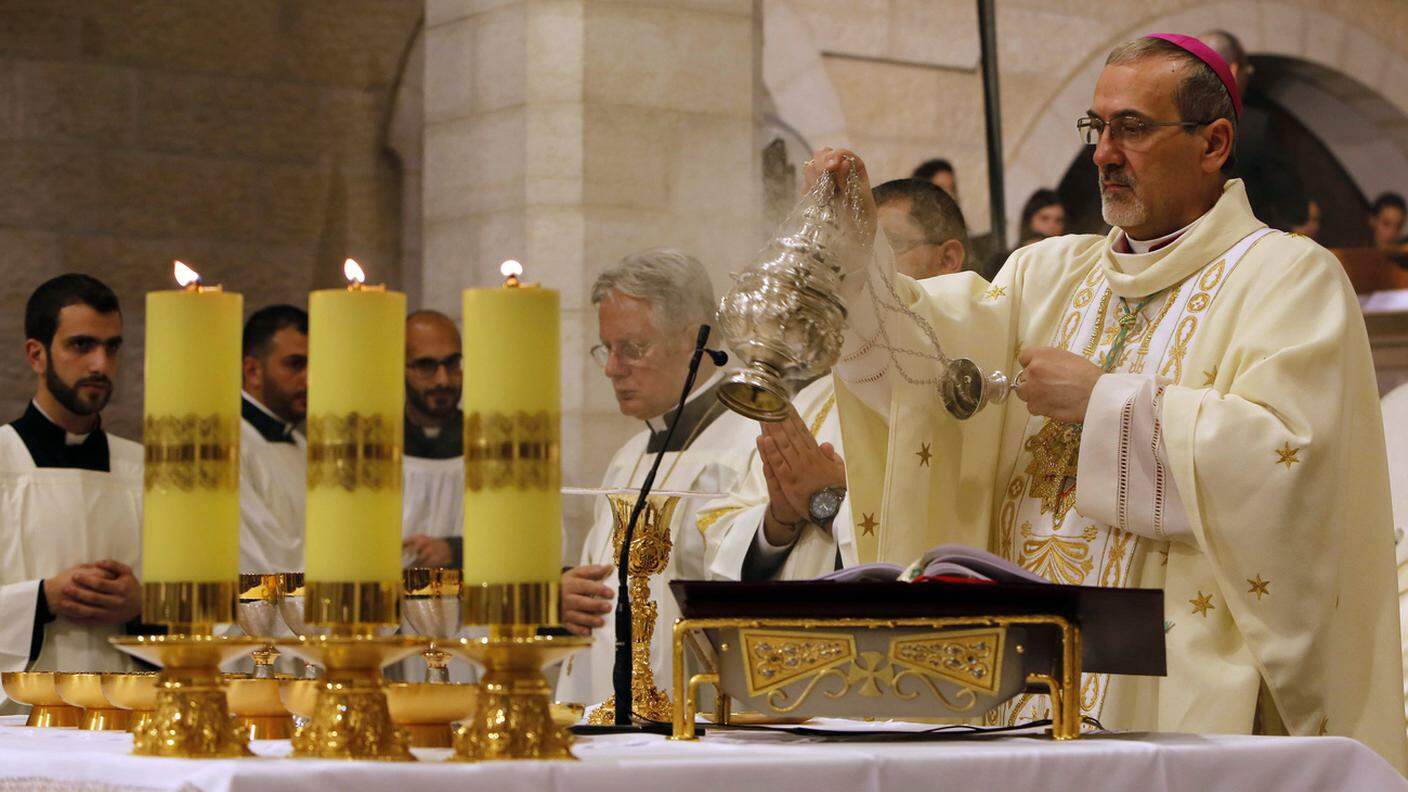 L'arcivescovo Pierbattista Pizzaballa nella basilica della Natività