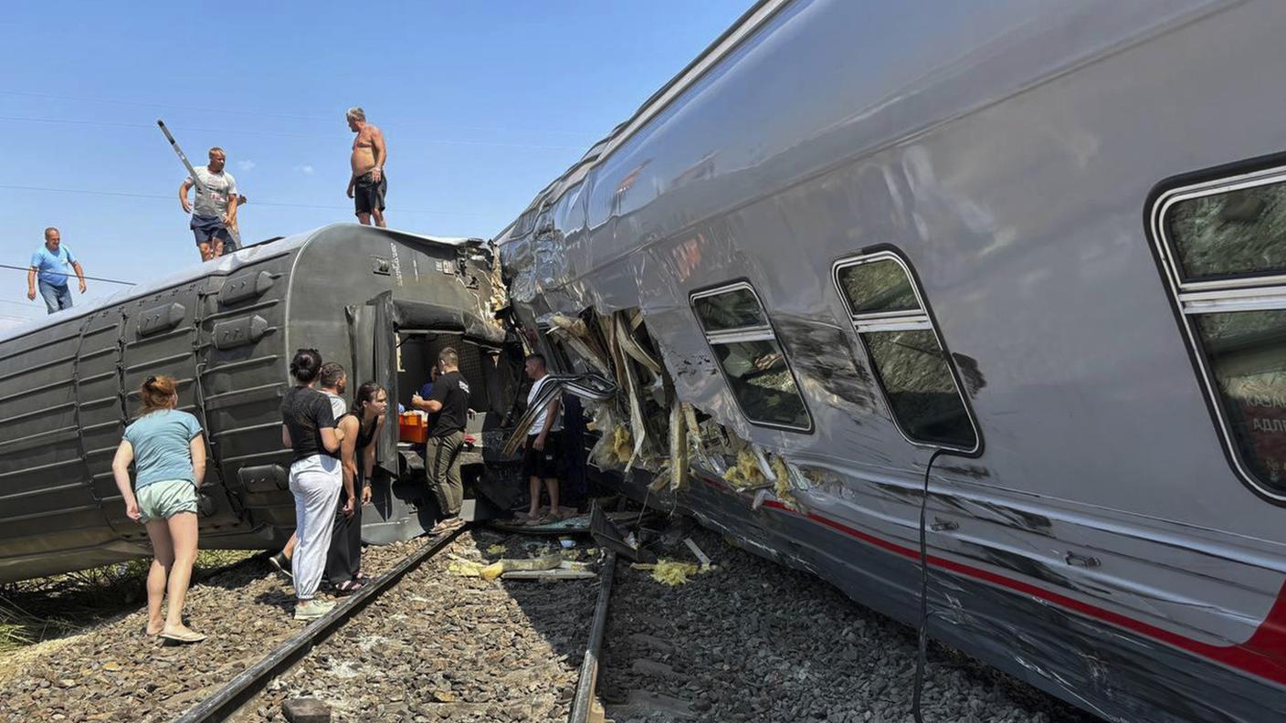 Il deragliamento è avvenuto a causa dell'impatto con un camion
