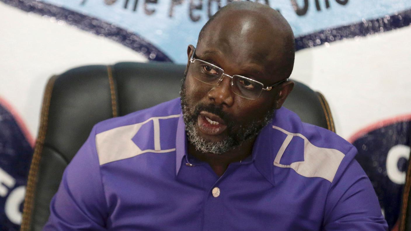 George Weah, 51 anni, durante il discorso d'insediamento di sabato a Monrovia