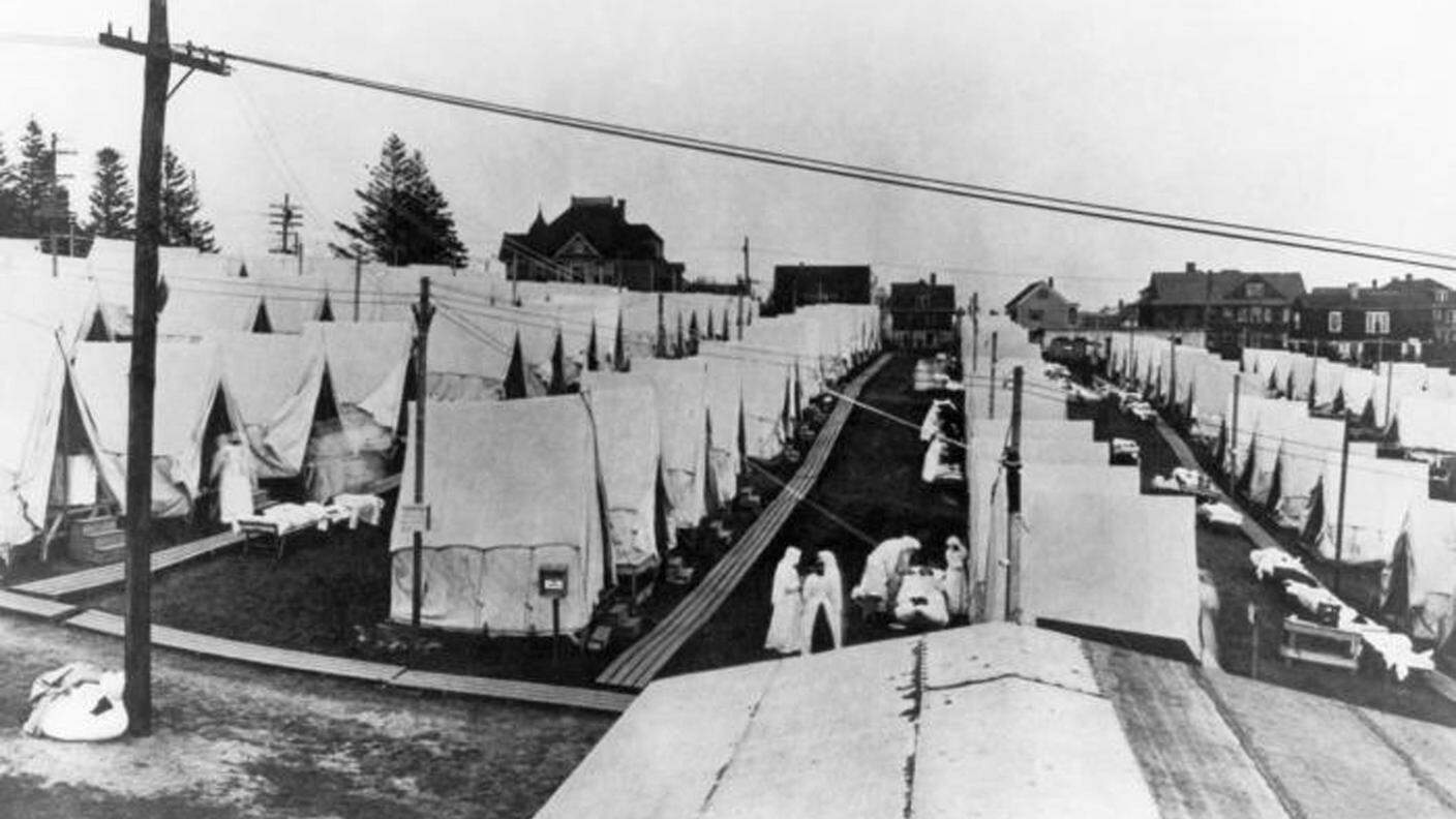 Una tendopoli per separare e curare i malati di Spagnola negli Stati Uniti a maggio 1918