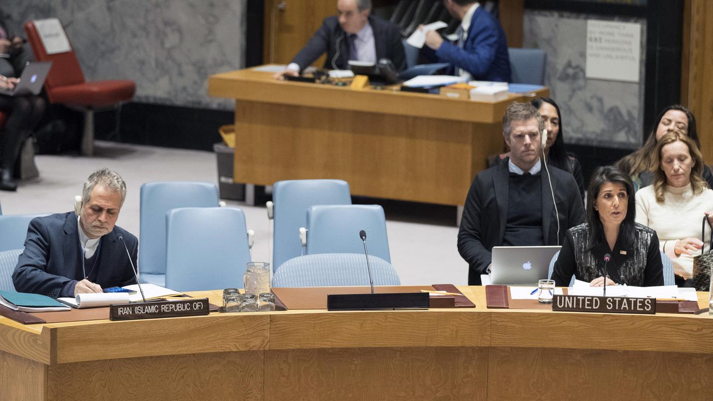 Il rappresentante dell'Iran e quella degli Stati Uniti durante la riunione