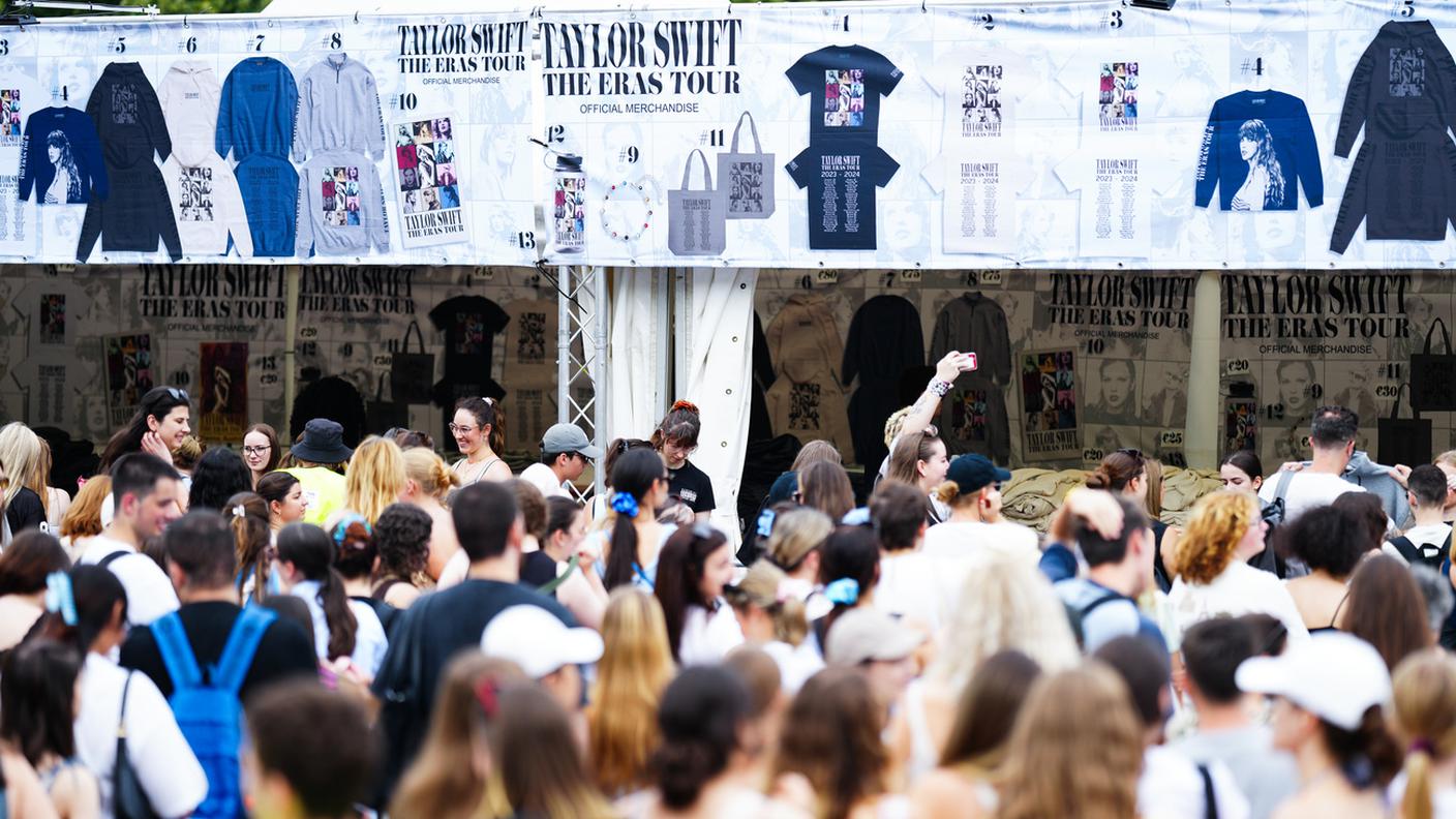 merchandising taylor swift a vienna