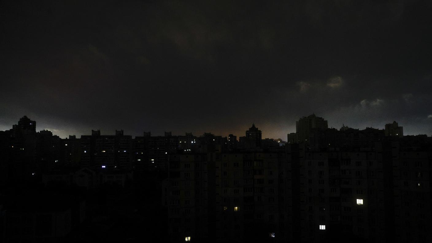 Sirene d'allarme nella notte di Kiev