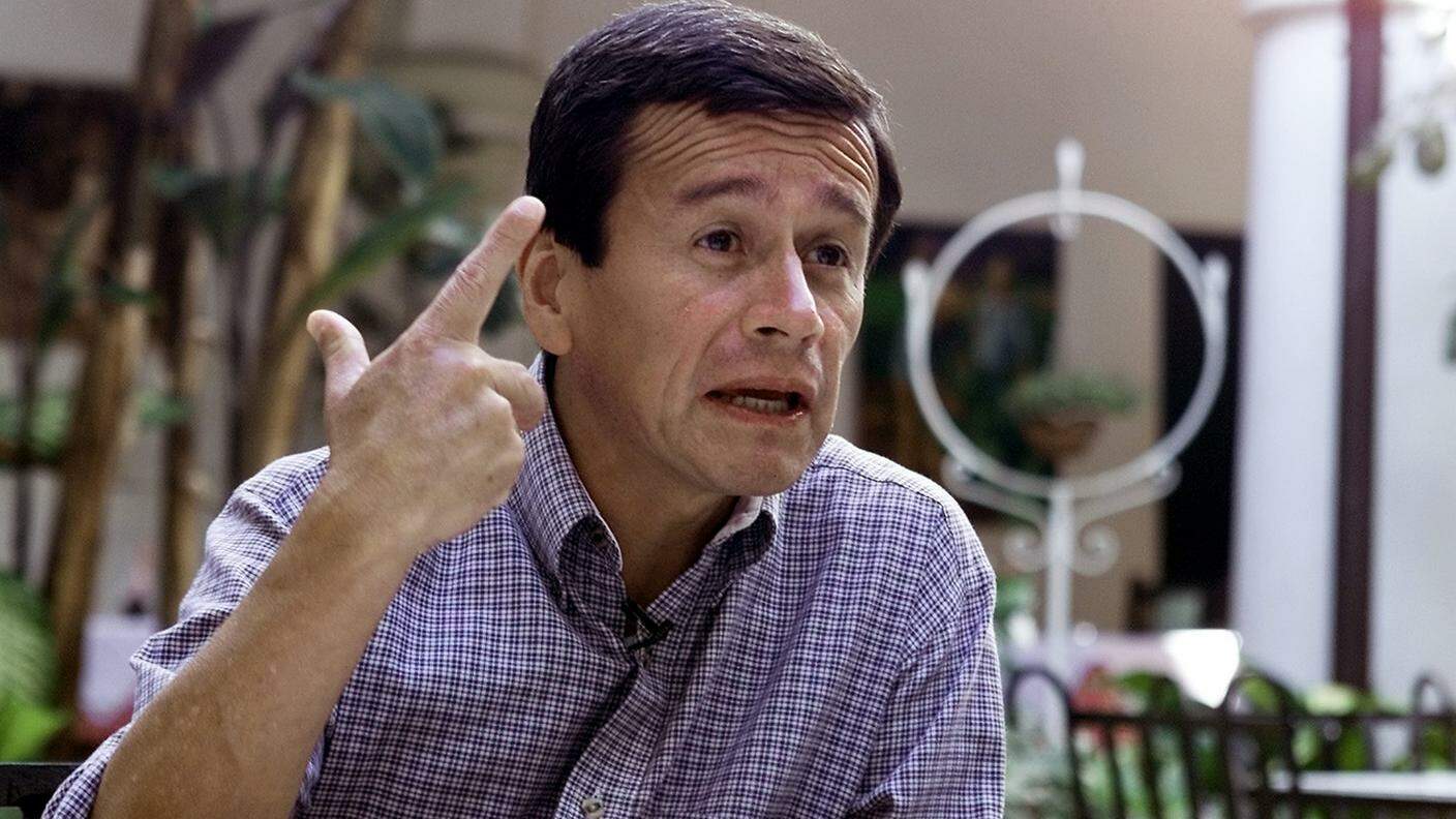 Pablo Beltran in un incontro coi media a Cuba nel 2002
