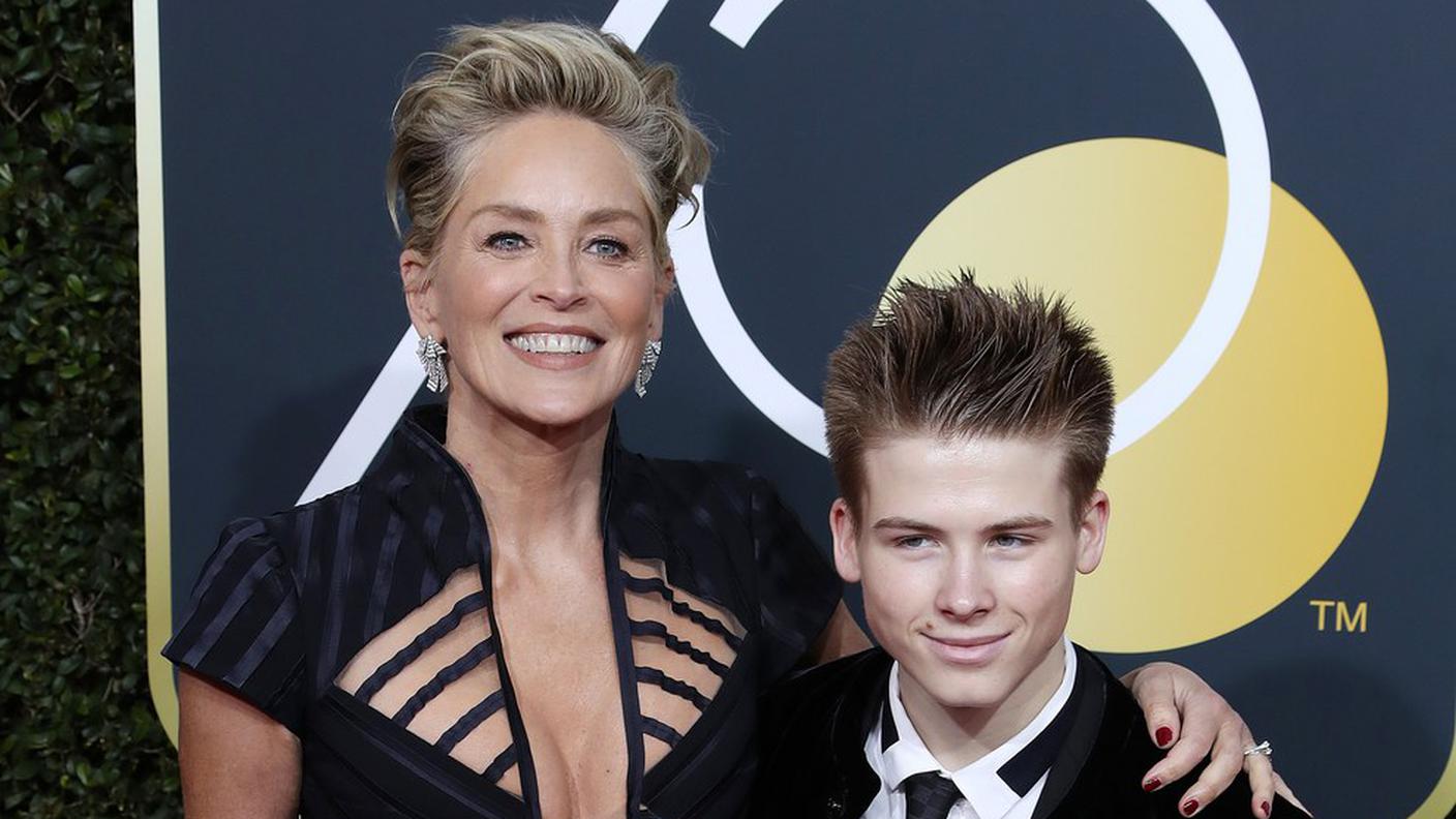 Ai Gonden Globes con il figlio adottivo Roan Bronstein