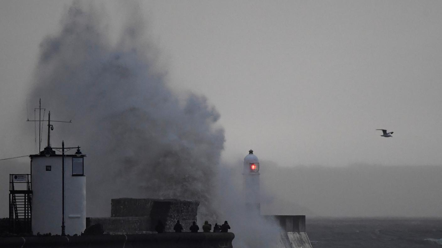 Tempesta a Porthcawl, nel sud del Galles