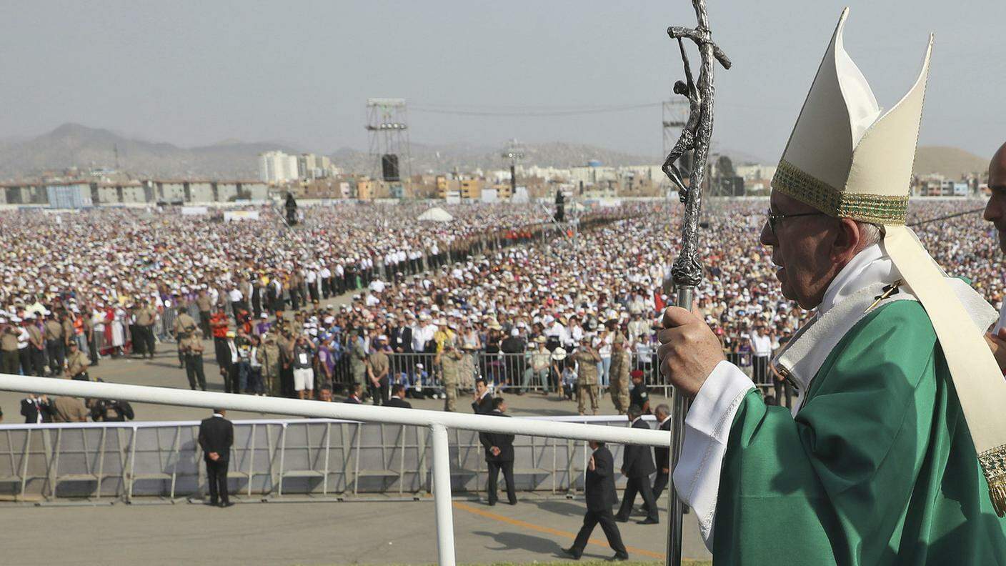 La messa del Papa alla base di Las Palmas