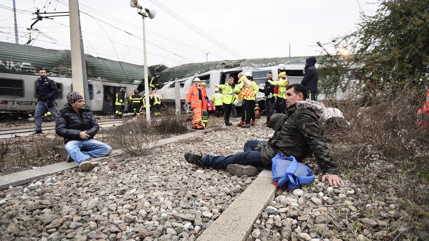 Si tratta di un treno di pendolari partito da Cremona e diretto alla stazione di Milano Porta Garibaldi.