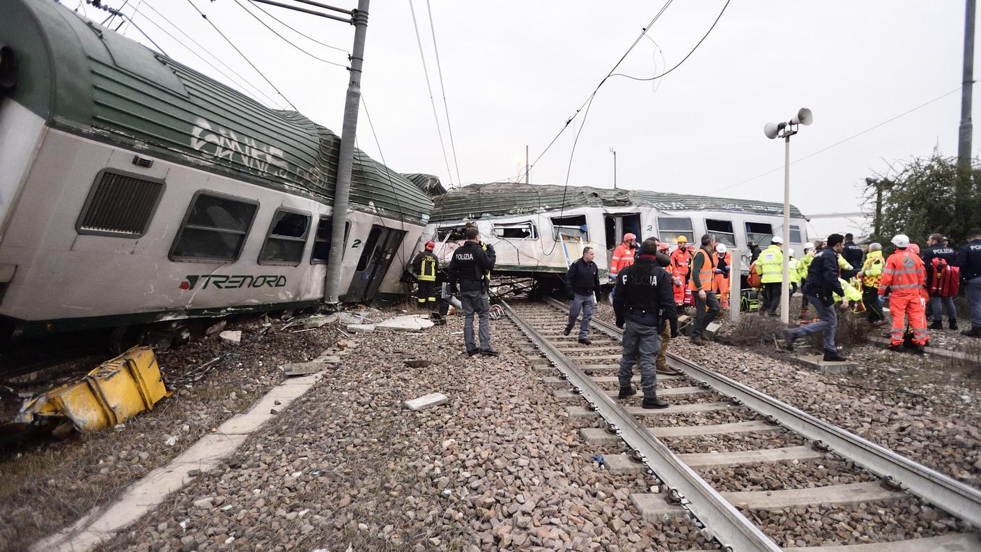 Si tratta di un treno di pendolari partito da Cremona e diretto alla stazione di Milano Porta Garibaldi.