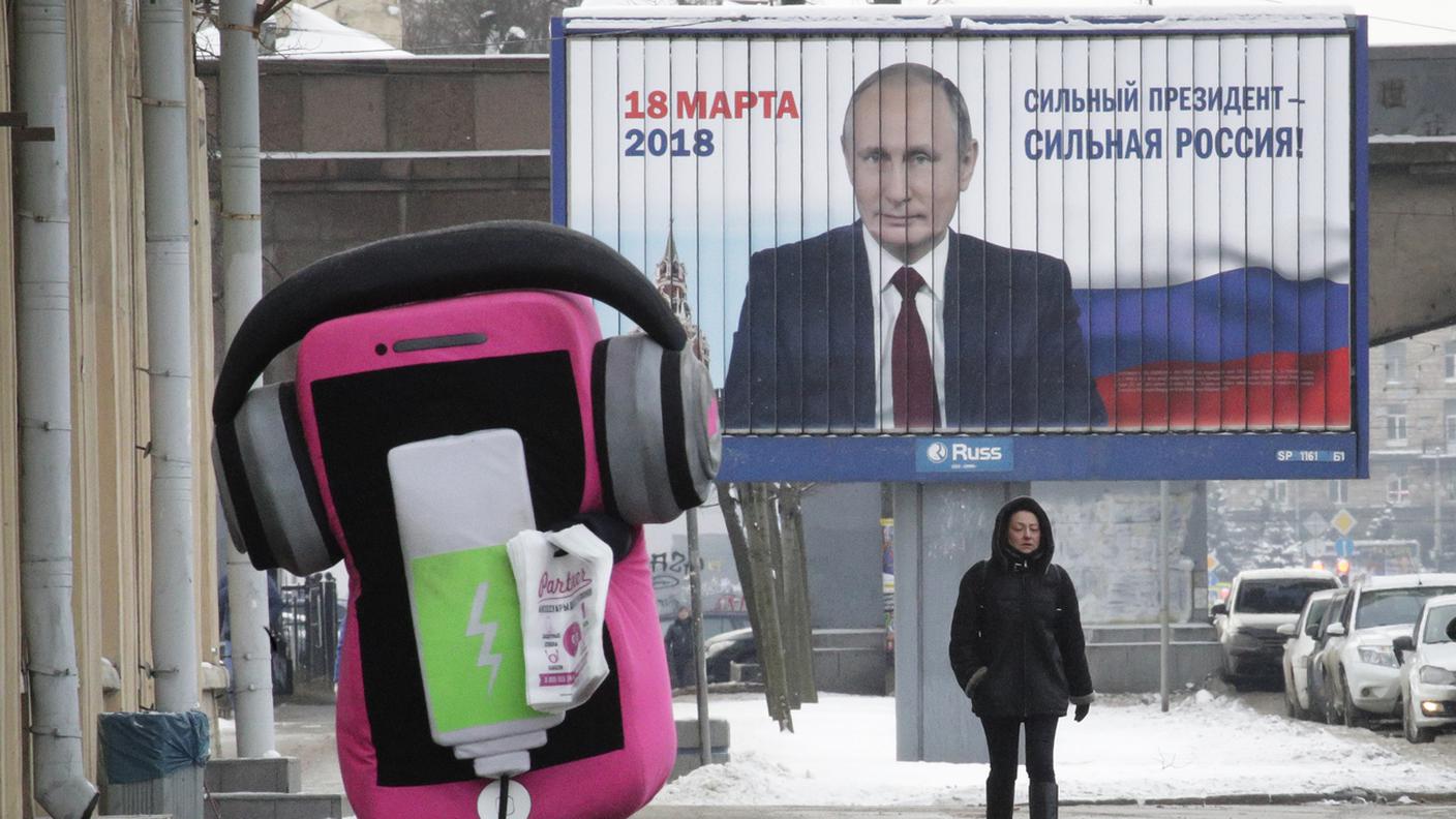 Vladimir Putin, nei sondaggi, è il candidato favorito  per le presidenziali russe di marzo