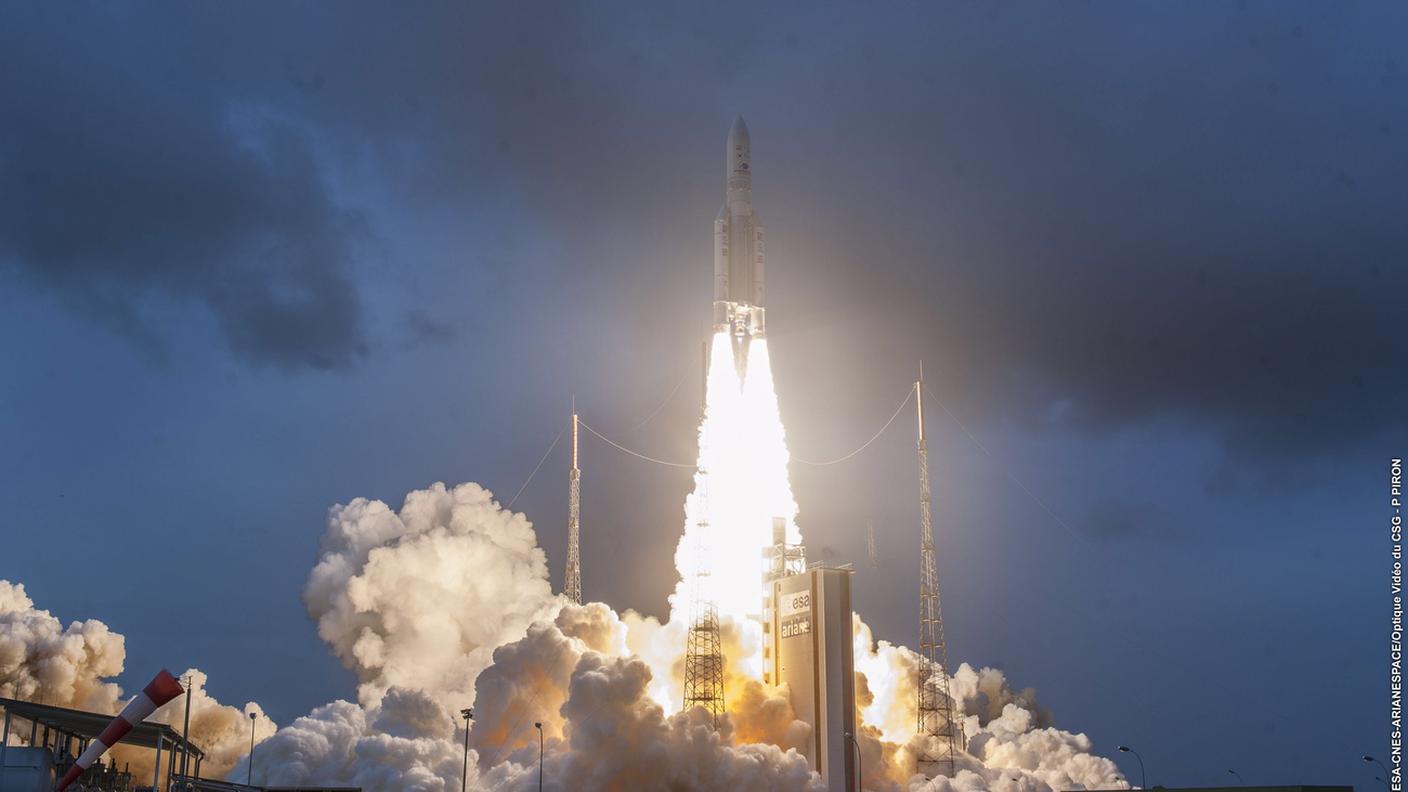 Il lancio del razzo Vega che ha messo in orbita un satellite