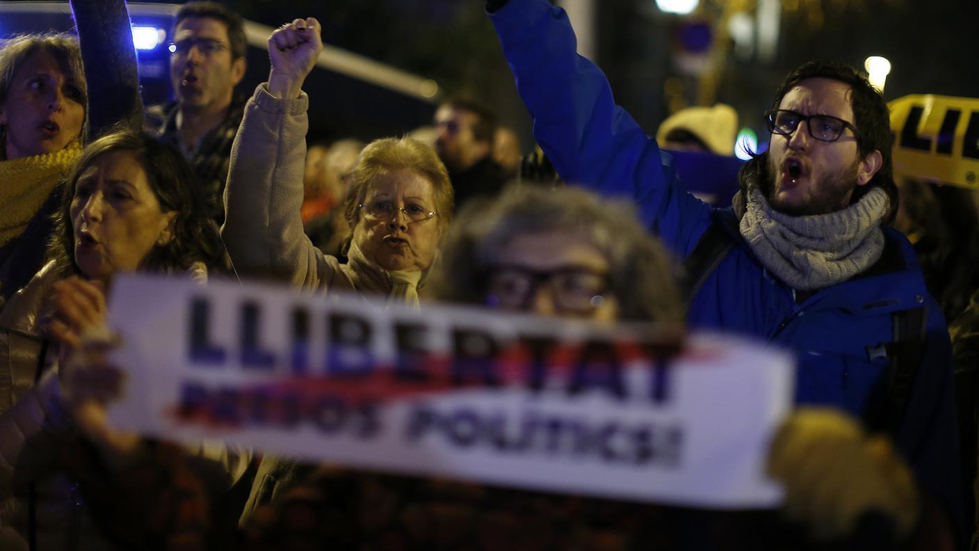 Proteste popolari contro gli arresti