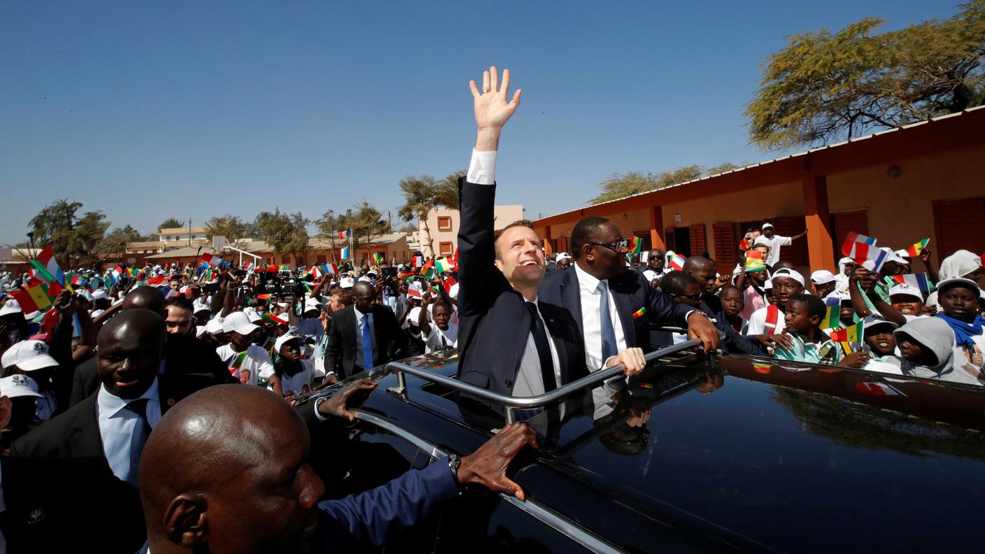 Macron, in visita in Senegal, non è più così osannato in terra di Francia