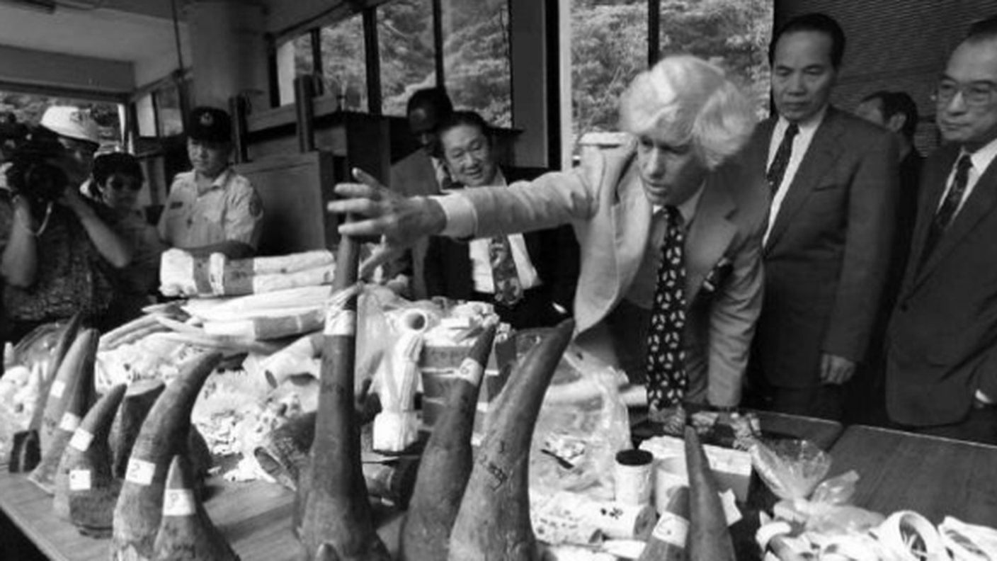 Esmond Bradley Martin in un'immagine d'archivio