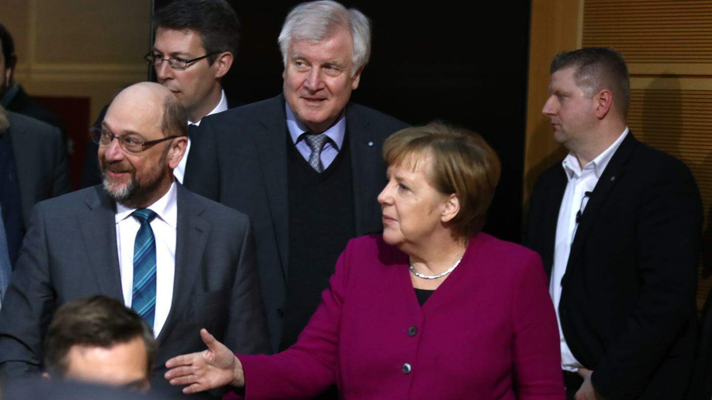 Schulz, Seehofer e Merkel discutono per definire il futuro Esecutivo tedesco