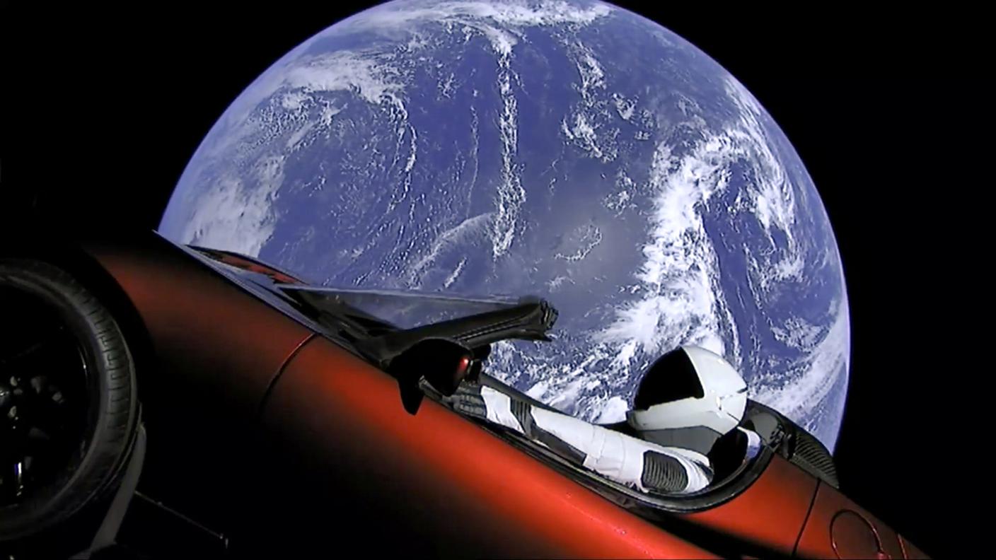 La Tesla roadster spedita tra le stelle mercoledì