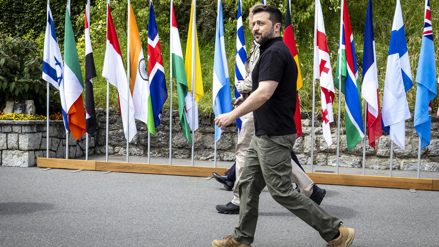 Il presidente ucraino Volodymyr Zelensky in uno scatto del giugno scorso, durante la prima conferenza sulla pace