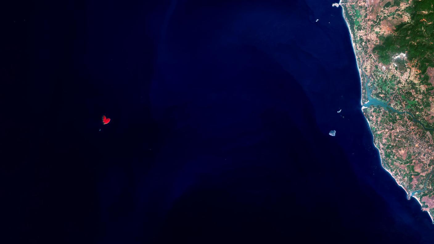 L'isola a forma di cuore immortalata dall'Agenzia Spaziale Europea nel Mar Arabico