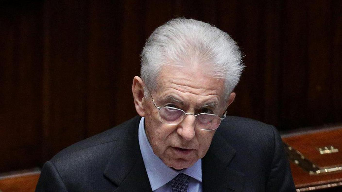 Mario Monti in uno scatto del 2013, quando era primo ministro