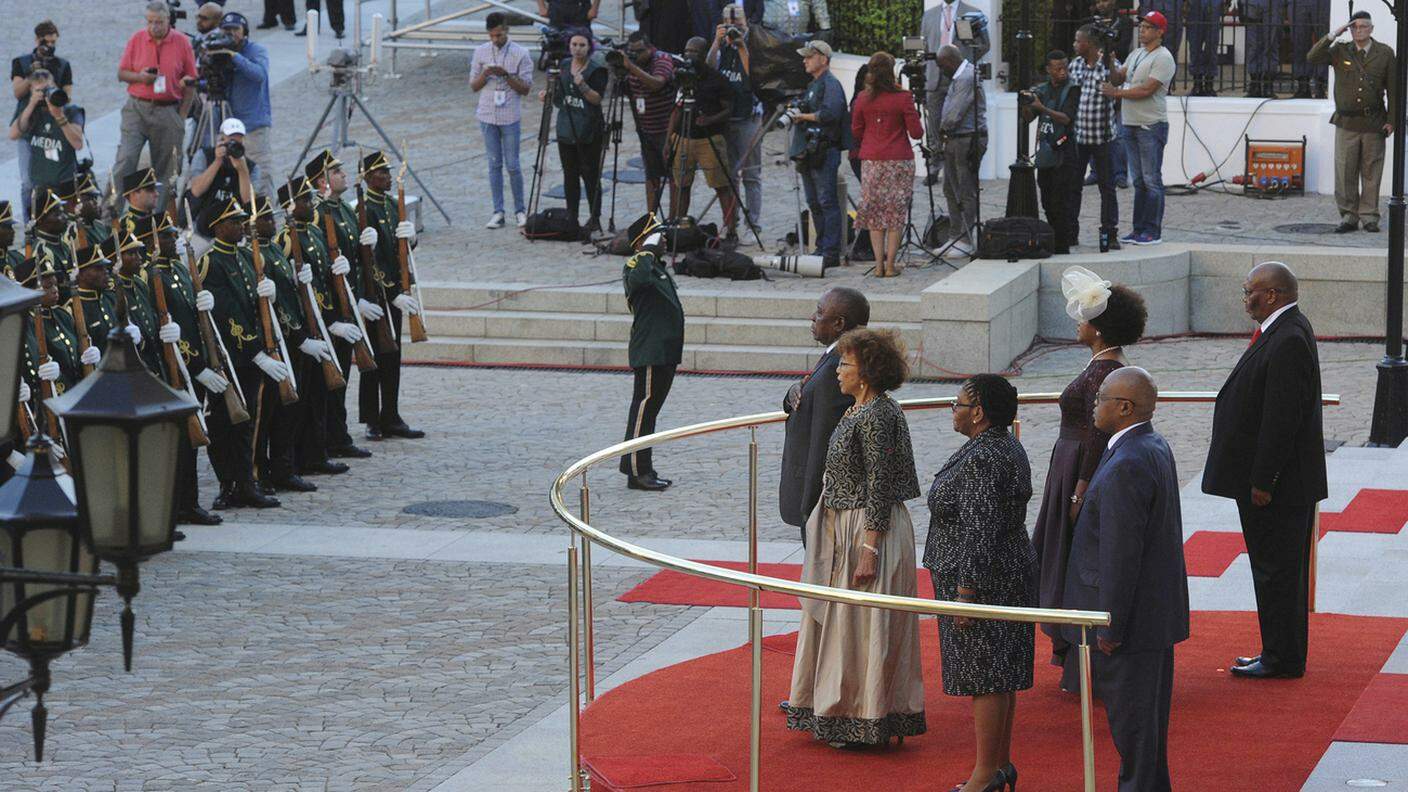 Il nuovo presidente sudafricano Cyril Ramaphosa di fronte al Parlamento