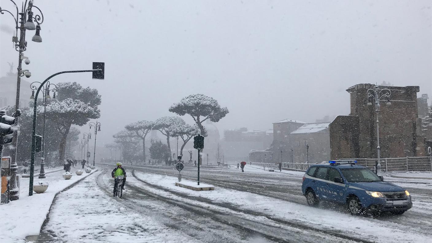 Il manto bianco caduto in città ha dato avvio alle procedure di emergenza