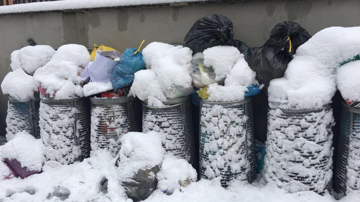 I pupazzi di neve della sindaca Raggi secondo un utente Twitter