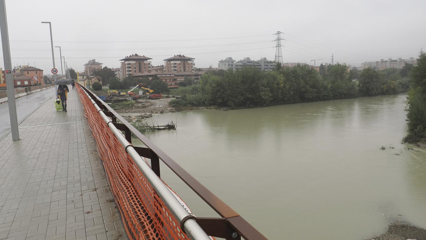 Il fiume Reno a Bologna sabato ha continuato a salire.jpg
