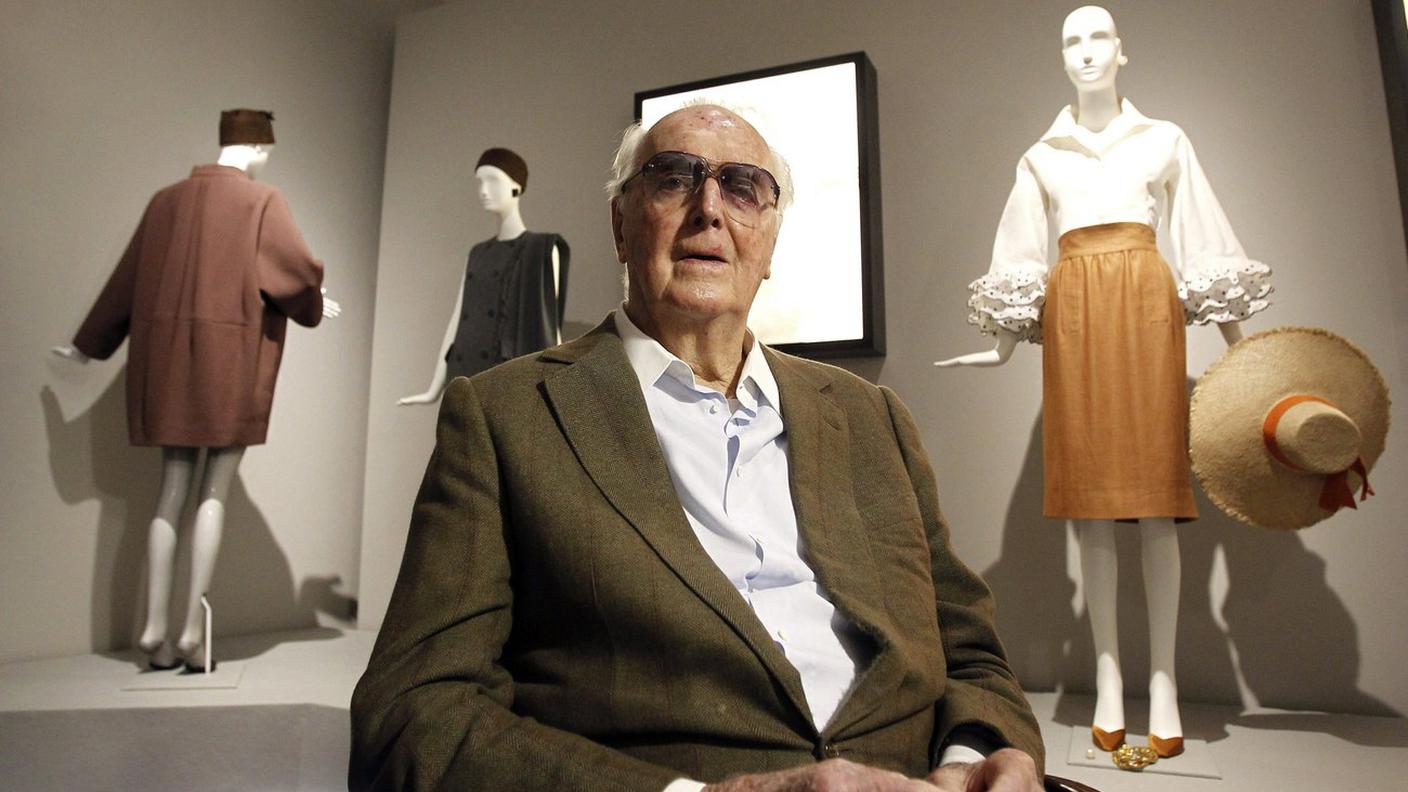 In posa tra alcune sue creazioni, assurte a pezzi da museo, nel 2014
