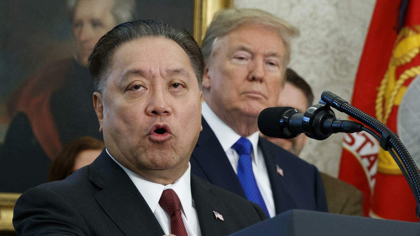 Il CEO di Broadcom, Hock Tan, e il presidente statunitense Donald Trump