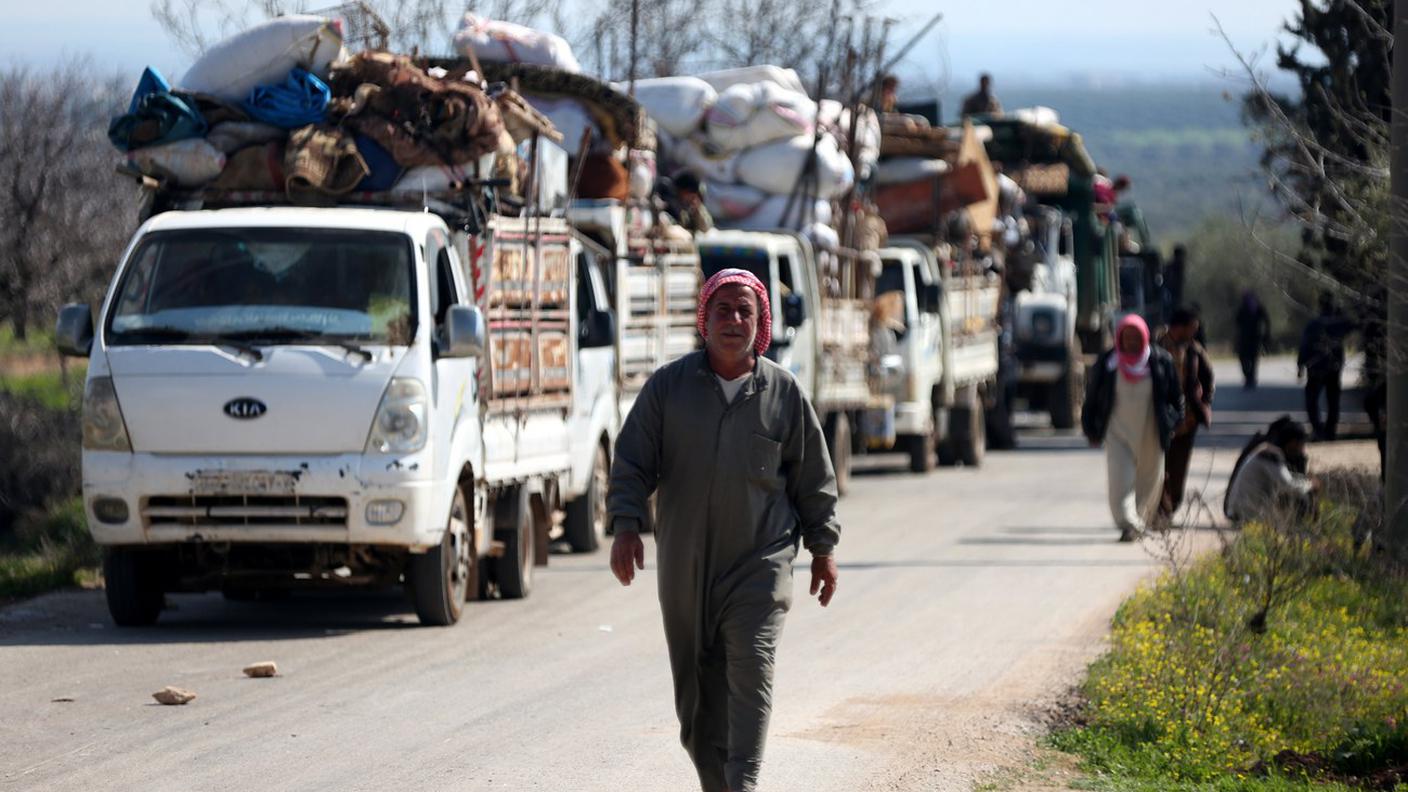 La Turchia invade Afrin e i civili tentanto di scappare