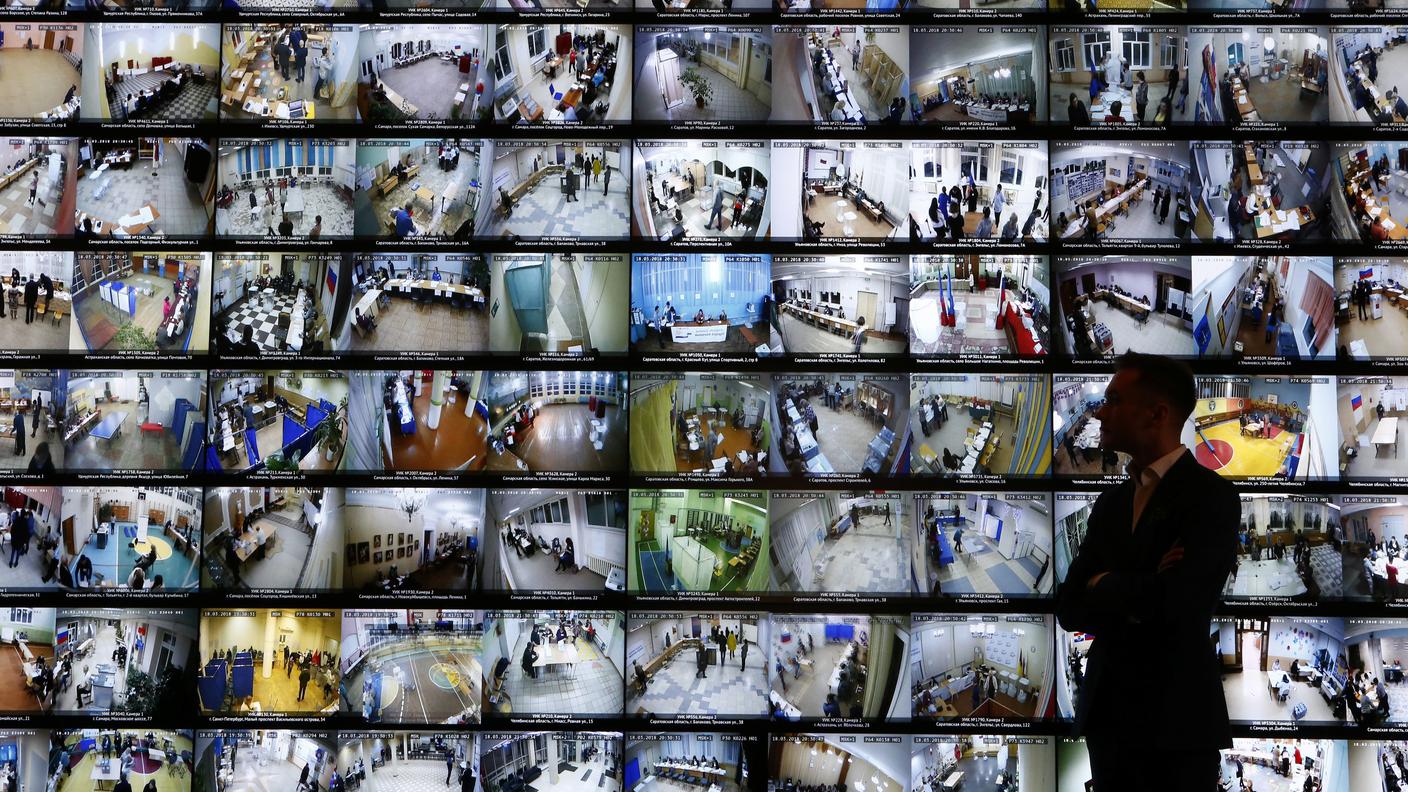 Un’immagine scattata nella sede della Commissione elettorale centrale a Mosca il 18 marzo
