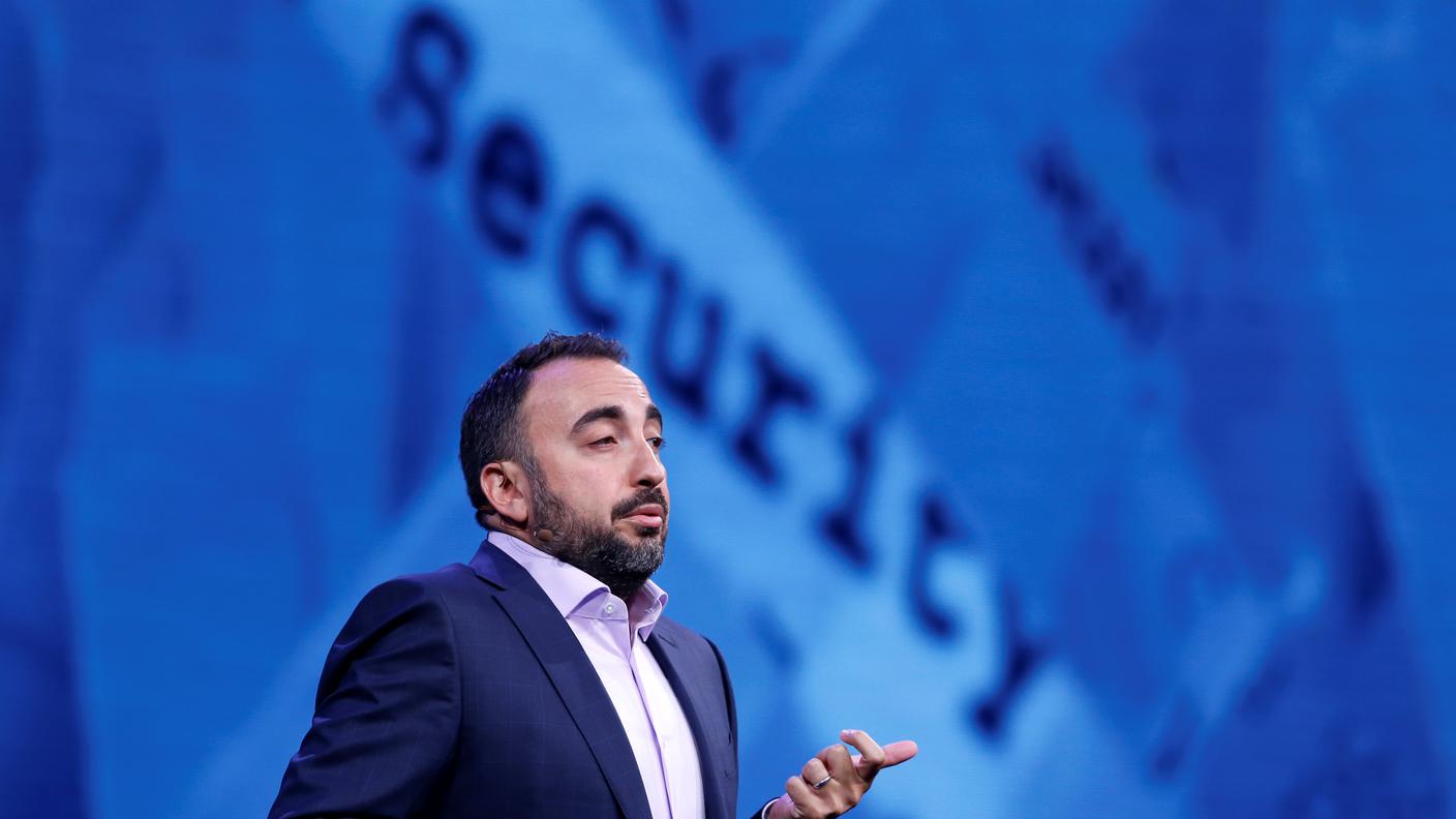 Il responsabile della sicurezza Alex Stamos ha lasciato, lanciando accuse contro il social network