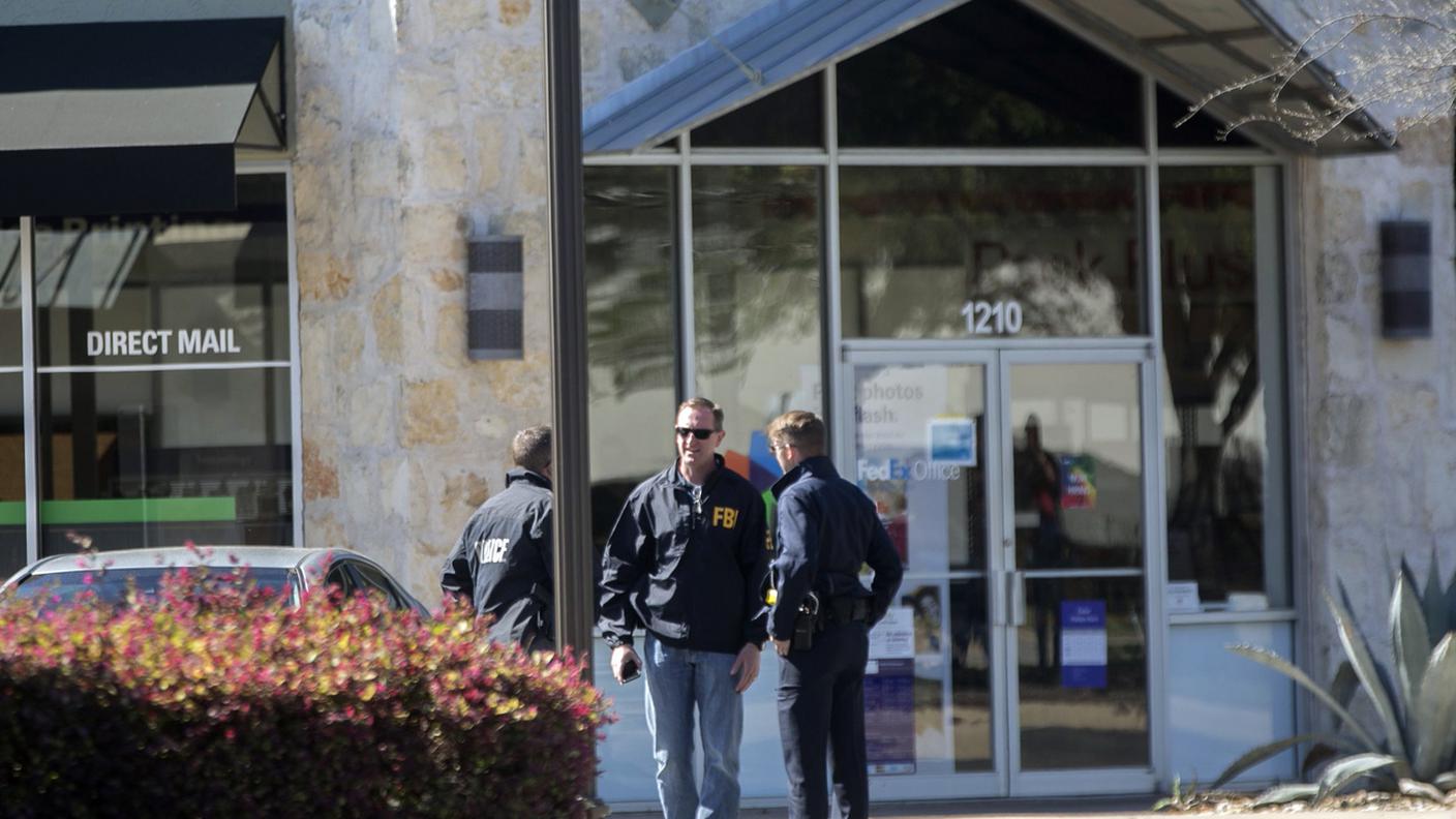 L'FBI sul luogo della deflagrazione