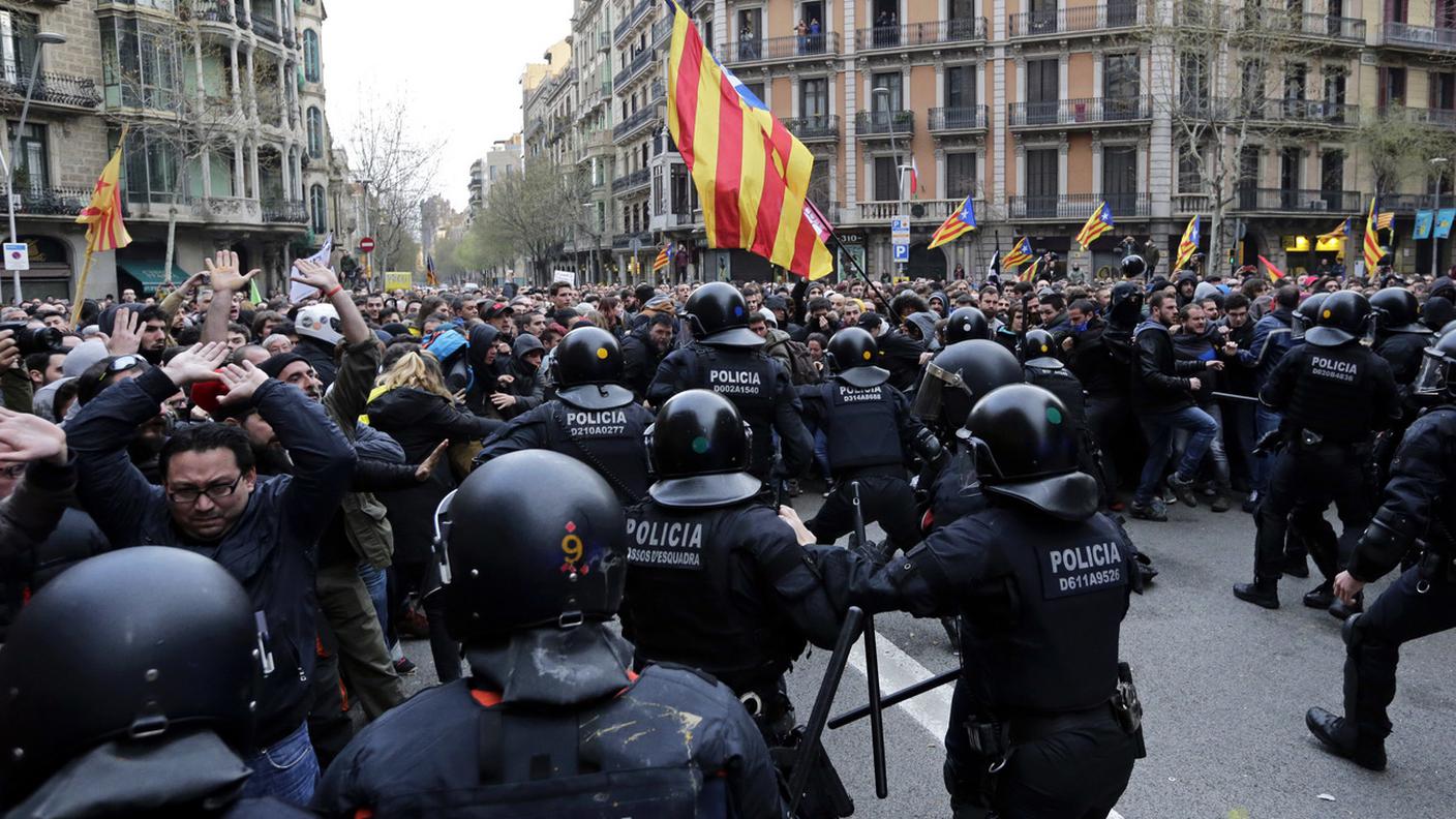 Reclamano la liberazione dell’ex presidente catalano Carles Puigdemont e di altri leader indipendentisti
